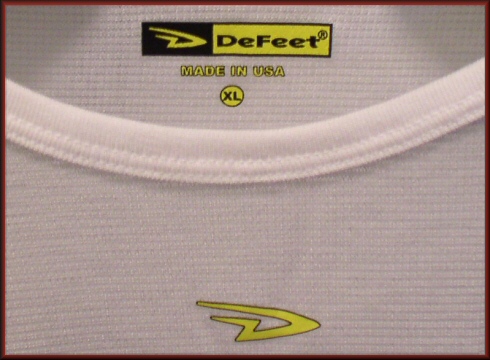 DeFeet Un D Shurt collar and logo