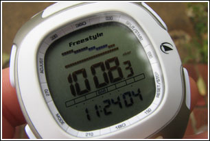 Barmometer mode showing pressure trend graph and the current time.