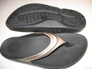 OOFOS OOlala Sandals