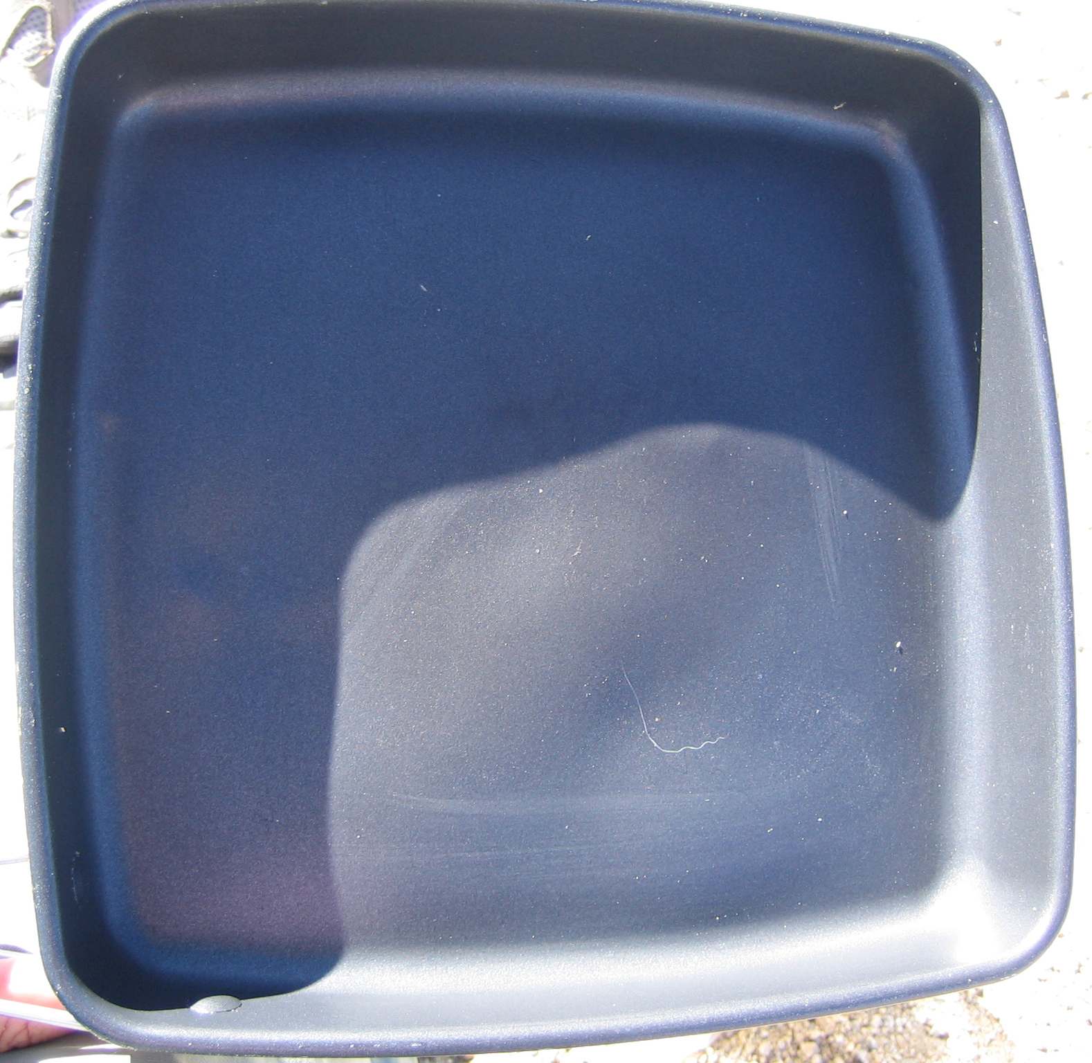 Egg scramble pan after cleaning with Scrubr T